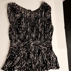 🍋3/$25🍋 Sleeveless blouse, blk & wht, Banana Republic, sz SM, viscose